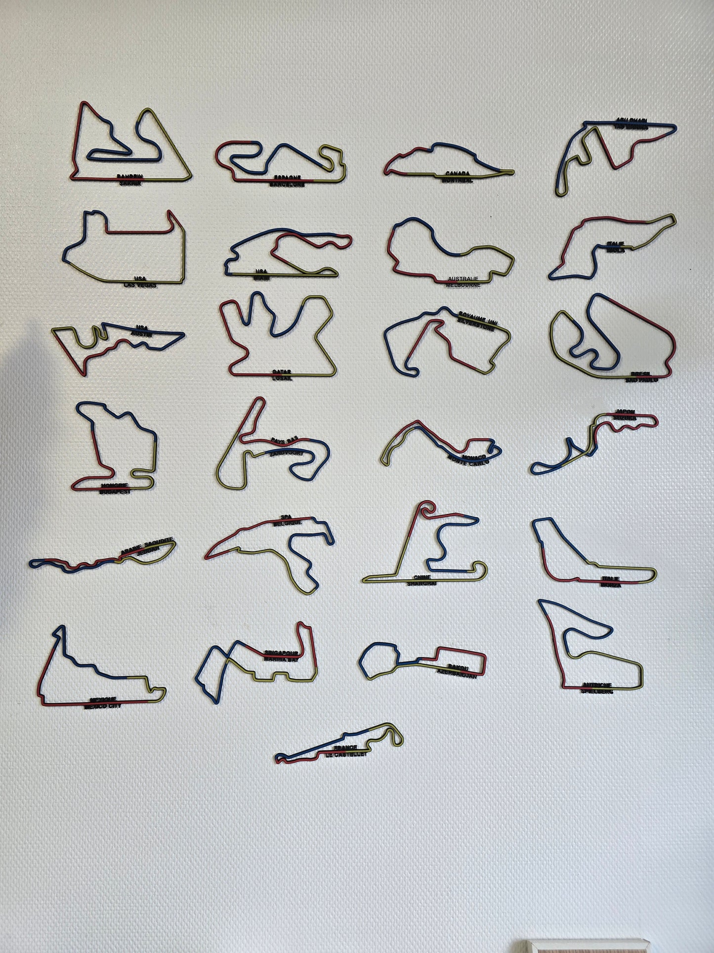 Lot de 24 circuits de Formule 1 en couleurs, Déco murale circuit F1, mural, Tracé circuit F1, saison 2024, sport automobile, sport moto, wall art. 3D