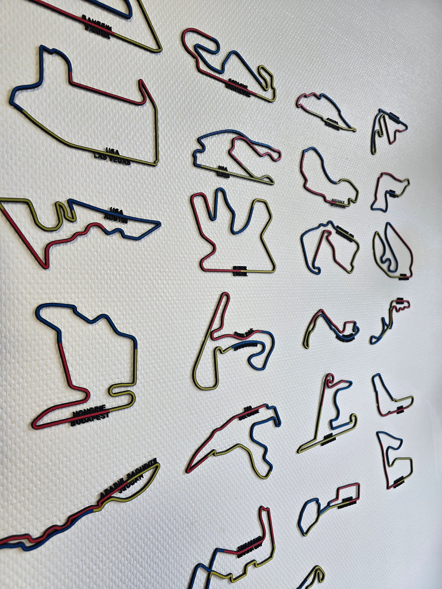 Lot de 24 circuits de Formule 1 en couleurs, Déco murale circuit F1, mural, Tracé circuit F1, saison 2024, sport automobile, sport moto, wall art. 3D