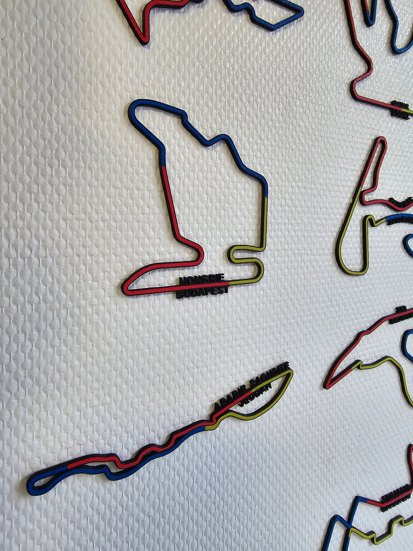 Lot de 24 circuits de Formule 1 en couleurs, Déco murale circuit F1, mural, Tracé circuit F1, saison 2024, sport automobile, sport moto, wall art. 3D