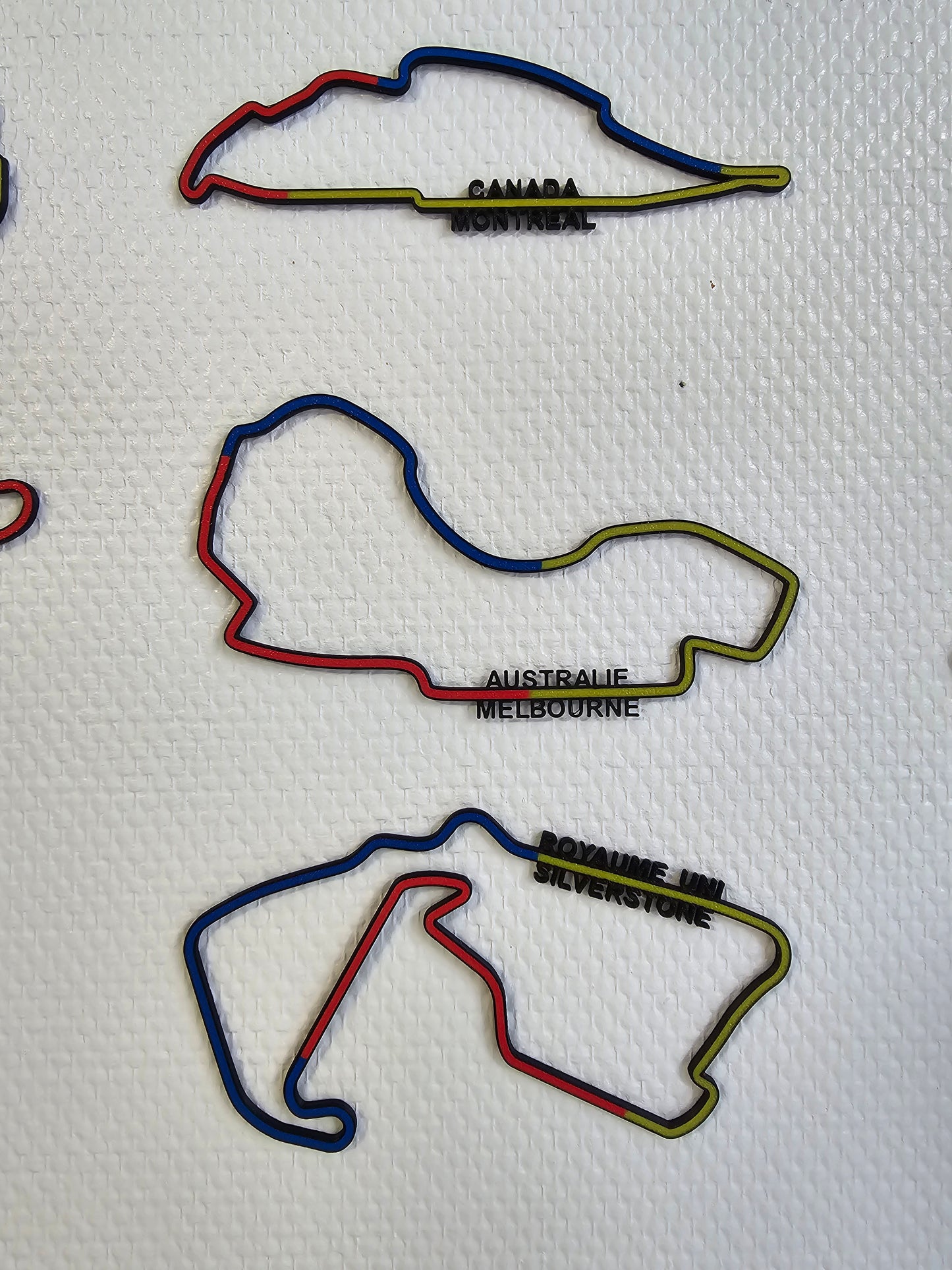 Lot de 24 circuits de Formule 1 en couleurs, Déco murale circuit F1, mural, Tracé circuit F1, saison 2024, sport automobile, sport moto, wall art. 3D