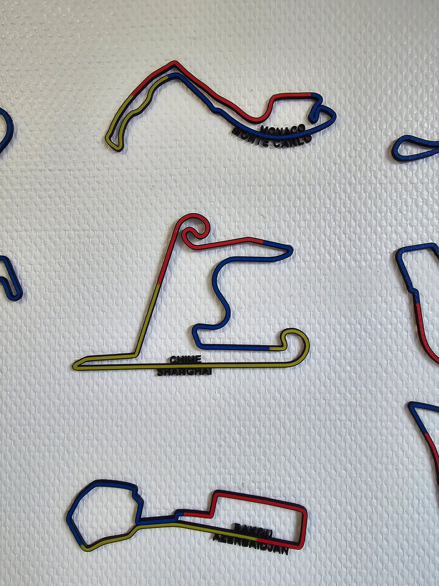 Lot de 24 circuits de Formule 1 en couleurs, Déco murale circuit F1, mural, Tracé circuit F1, saison 2024, sport automobile, sport moto, wall art. 3D
