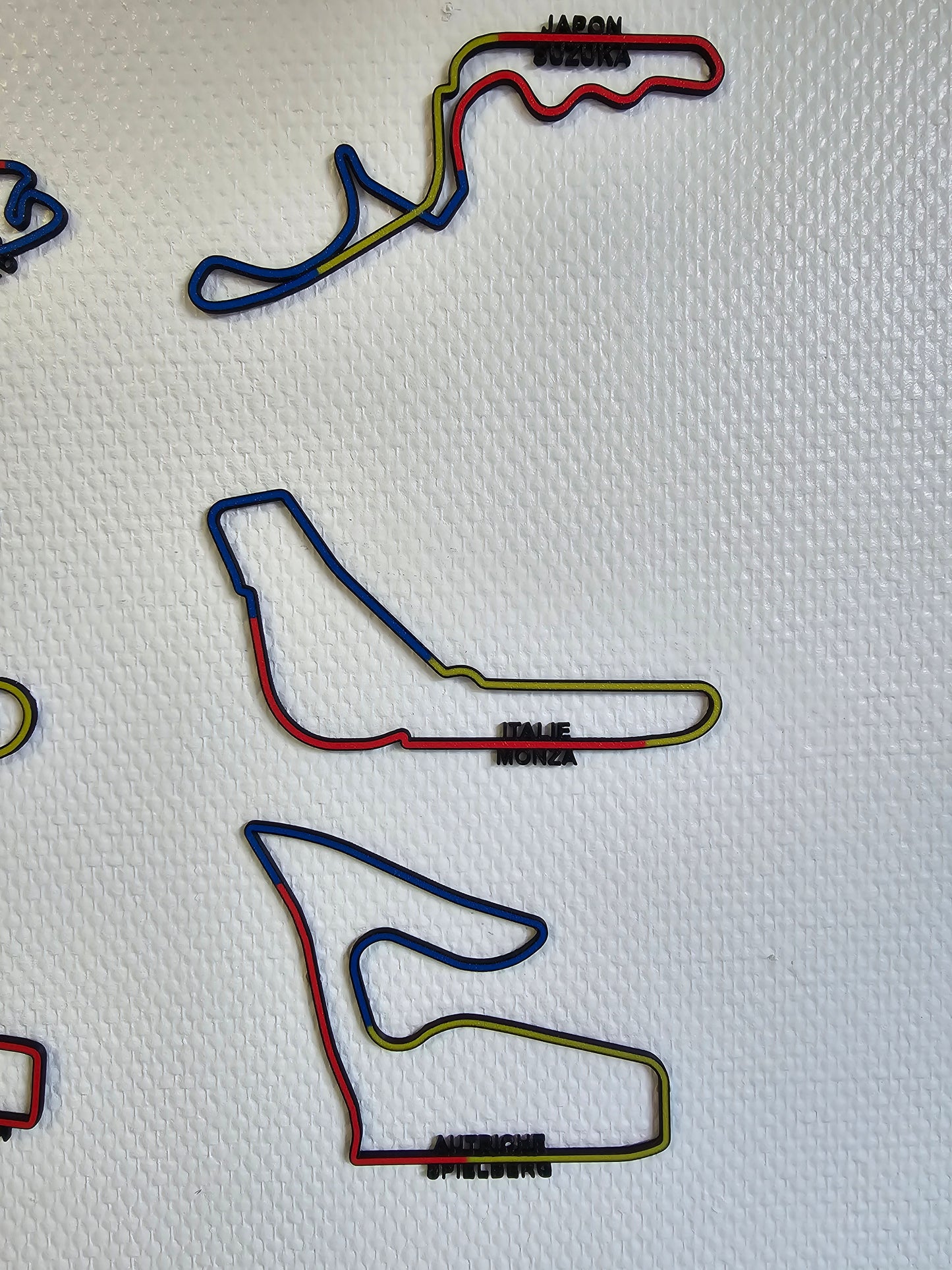 Lot de 24 circuits de Formule 1 en couleurs, Déco murale circuit F1, mural, Tracé circuit F1, saison 2024, sport automobile, sport moto, wall art. 3D
