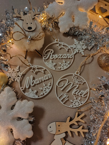 Boule de Noël avec prénom personnalisé